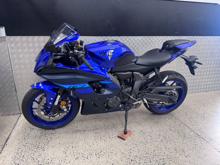 2024 Yamaha YZF-R7LA BLUE