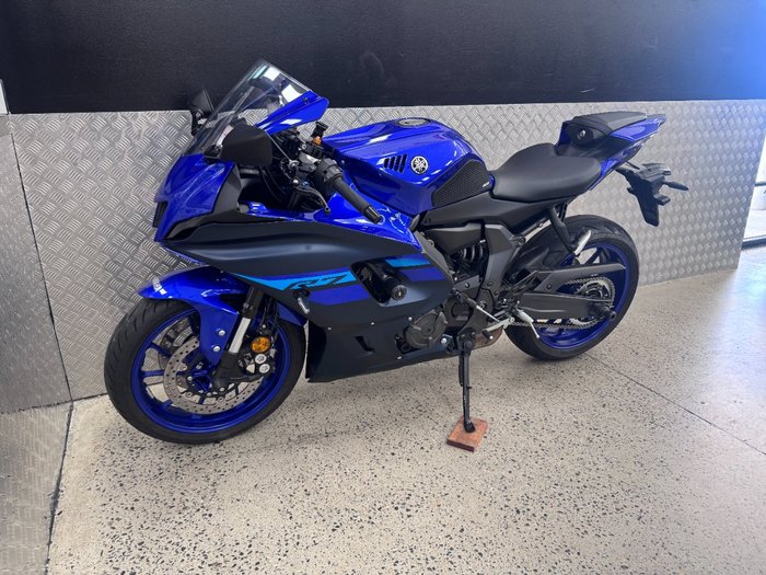 2024 Yamaha YZF-R7LA BLUE