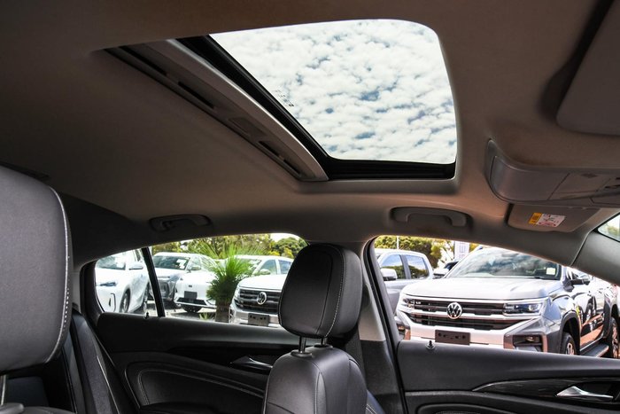 2018 Holden Calais V ZB MY18 AWD Mineral Black