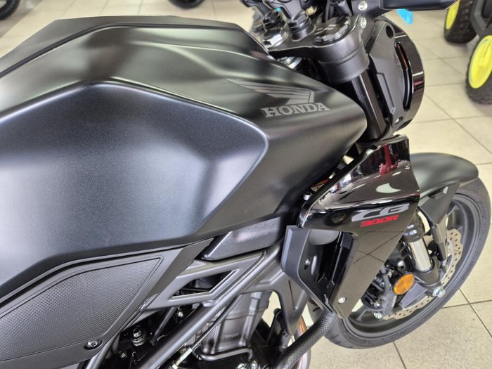 2024 Honda CB300R (CB300RA) CB300 Black