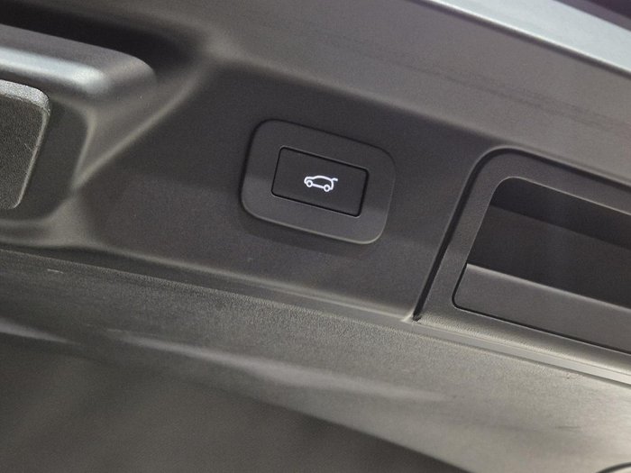 2023 Land Rover Range Rover Velar P250 R-Dynamic SE L560 MY23 AWD Byron Blue