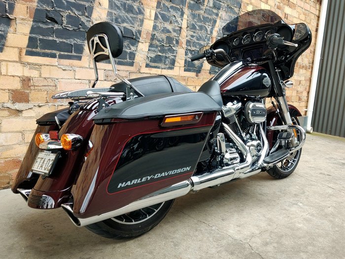 2022 HARLEY-DAVIDSON STREET GLIDE SPECIAL 114 (FLHXS) ROAD VIVID BLACK