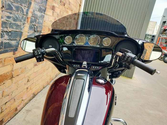 2022 HARLEY-DAVIDSON STREET GLIDE SPECIAL 114 (FLHXS) ROAD VIVID BLACK