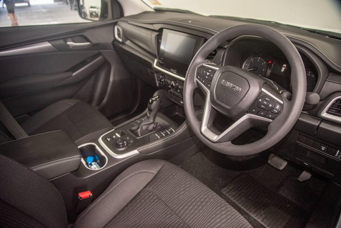 2025 Isuzu MU-X LS-M