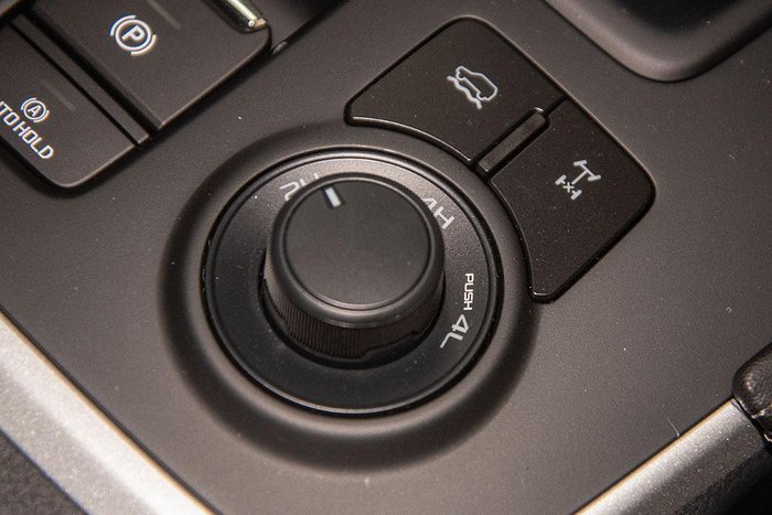 2025 Isuzu MU-X LS-M