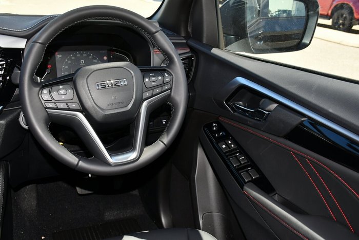 2025 Isuzu MU-X X-TERRAIN