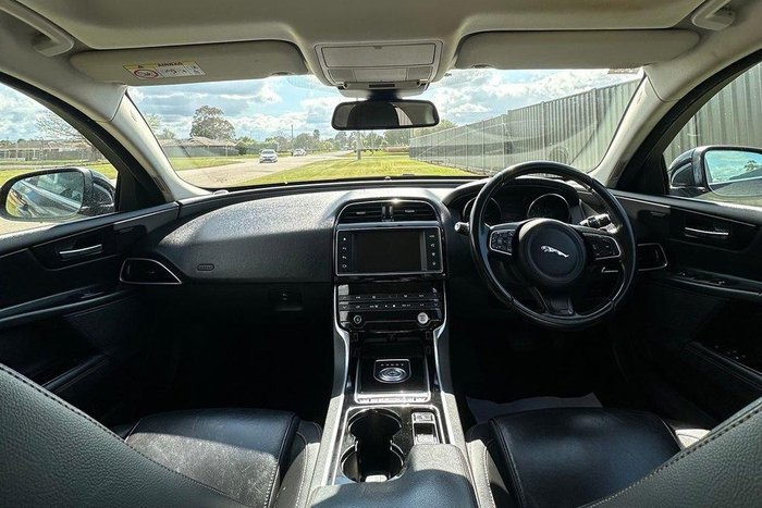2016 Jaguar XE 20t Prestige
