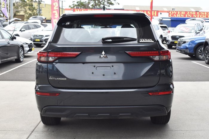 2024 Mitsubishi Outlander ES