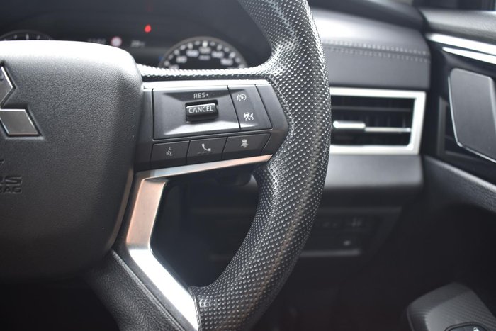 2024 Mitsubishi Outlander ES