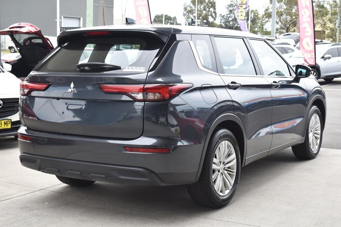 2024 Mitsubishi Outlander ES