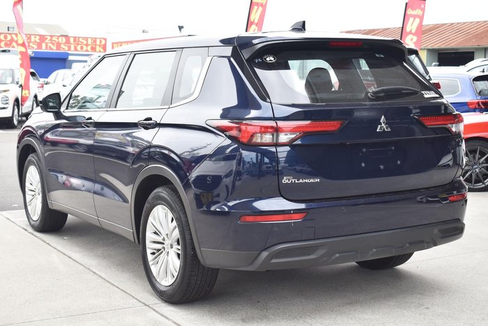 2023 Mitsubishi Outlander ES