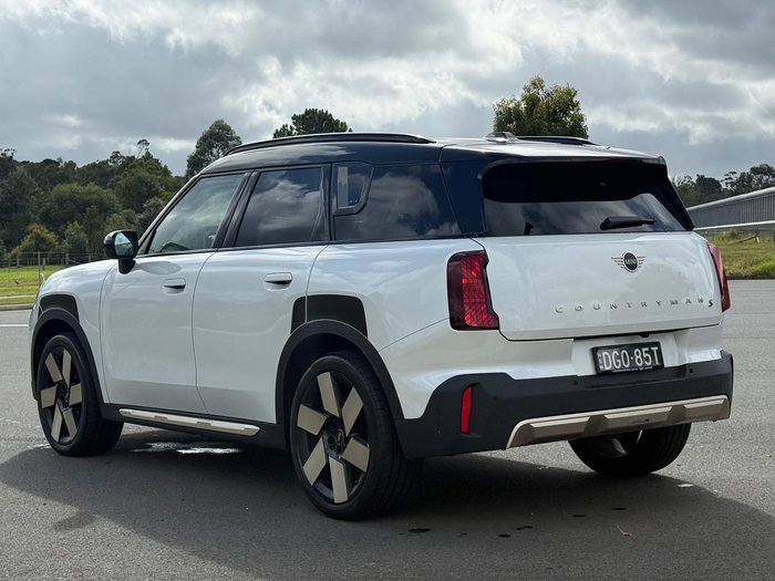 2025 MINI Countryman S Favoured