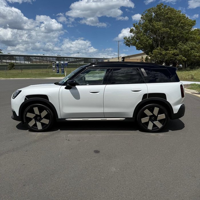 2025 MINI Countryman S Favoured