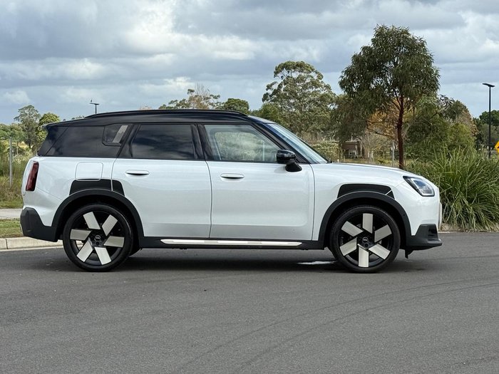 2025 MINI Countryman S Favoured