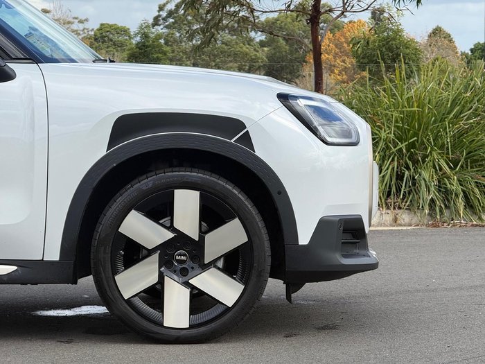 2025 MINI Countryman S Favoured