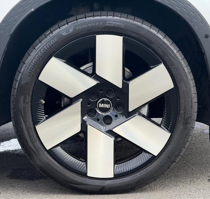 2025 MINI Countryman S Favoured
