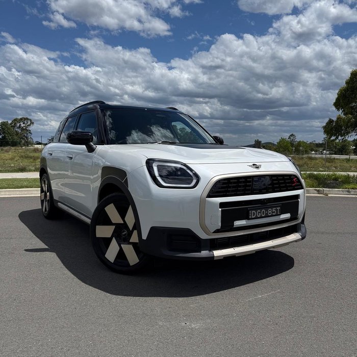 2025 MINI Countryman S Favoured