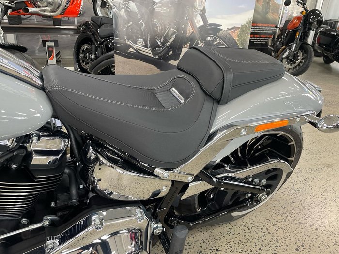 2025 Harley-Davidson Breakout 117 (FXBR) Softail Grey