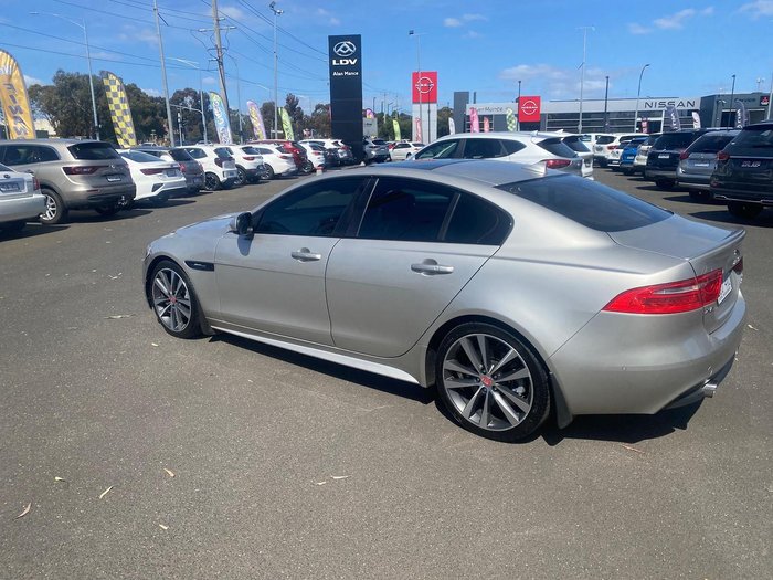 2016 Jaguar XE 25t R-Sport