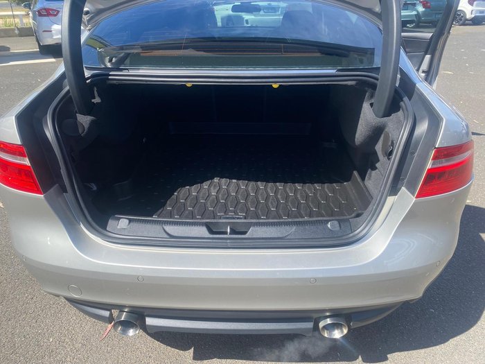 2016 Jaguar XE 25t R-Sport