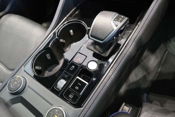 2024 Volkswagen Touareg R