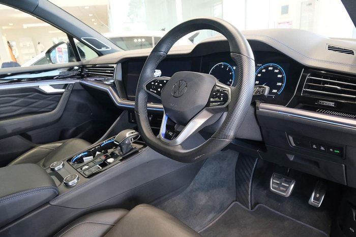 2024 Volkswagen Touareg R