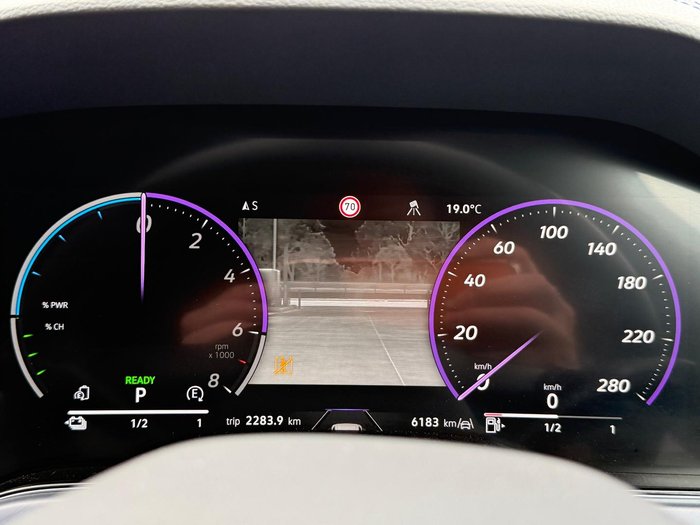 2024 Volkswagen Touareg R