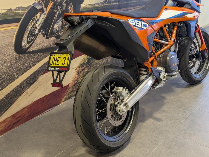 2023 KTM 690 SMC R SMC Orange
