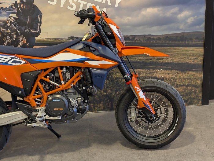 2023 KTM 690 SMC R SMC Orange