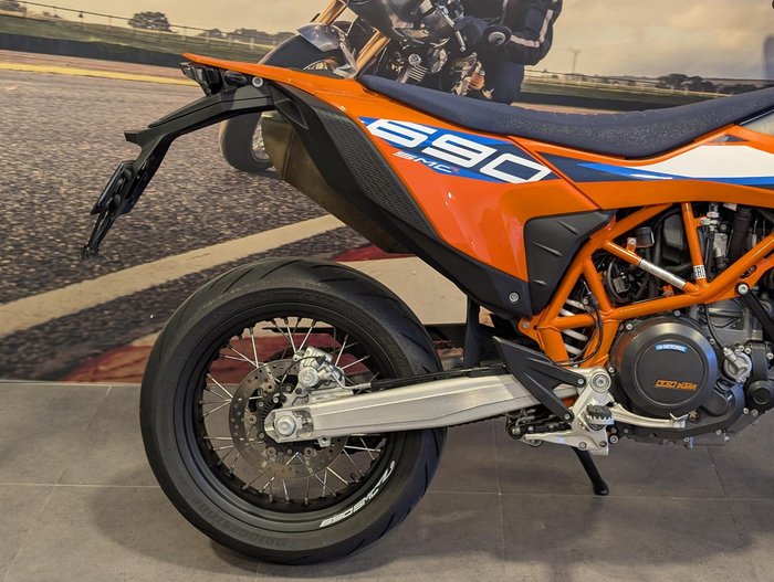 2023 KTM 690 SMC R SMC Orange