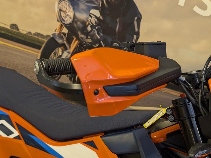 2023 KTM 690 SMC R SMC Orange