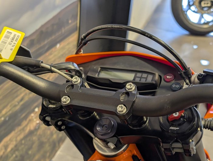 2023 KTM 690 SMC R SMC Orange
