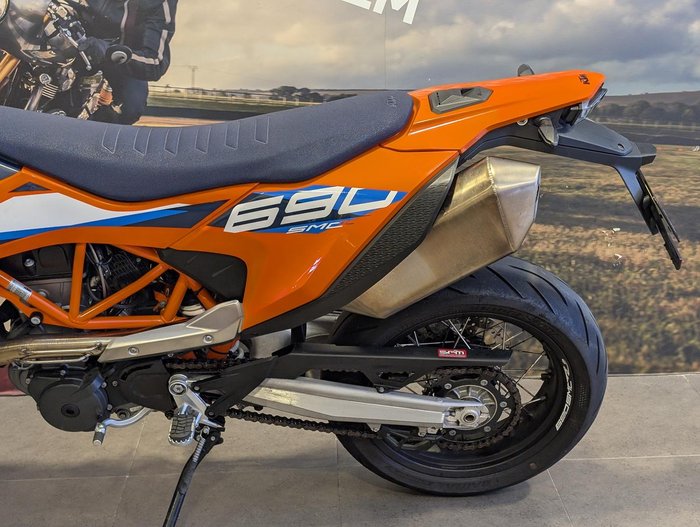 2023 KTM 690 SMC R SMC Orange