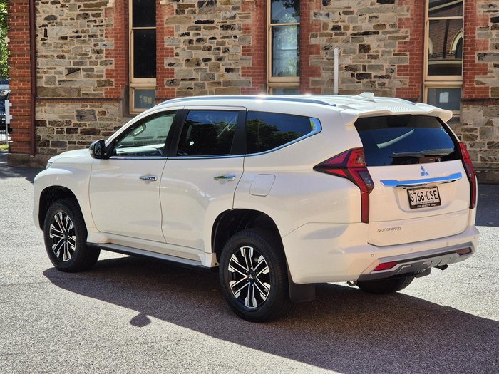 2022 Mitsubishi Pajero Sport GLS