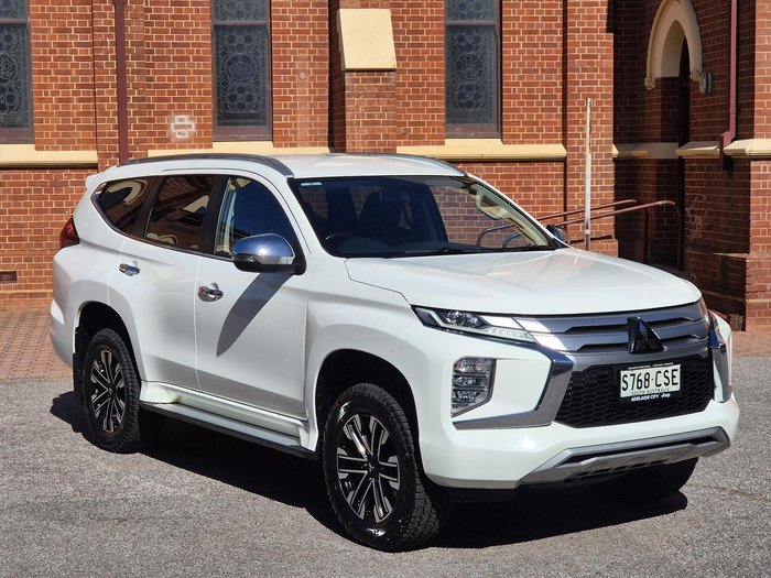 2022 Mitsubishi Pajero Sport GLS