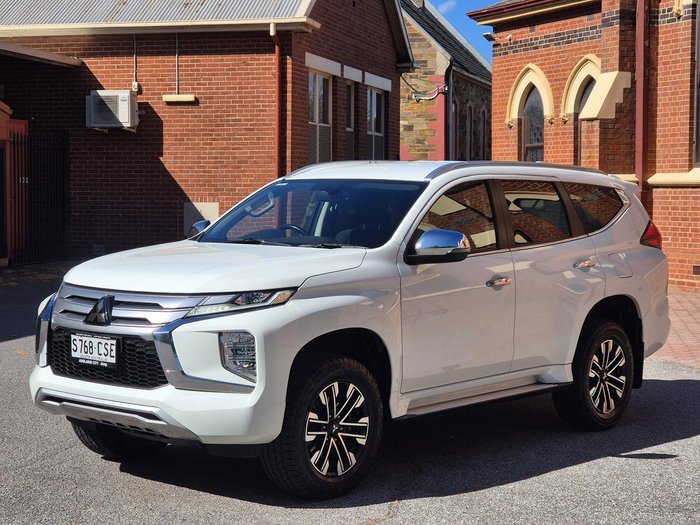 2022 Mitsubishi Pajero Sport GLS