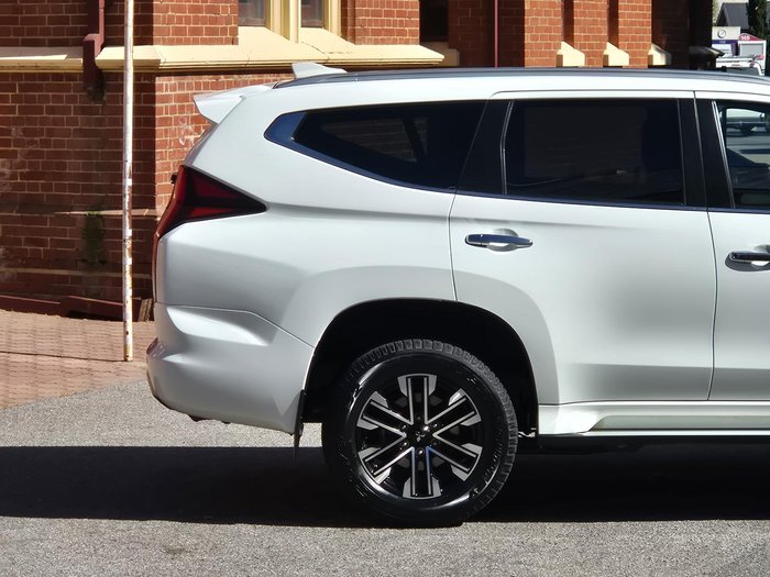 2022 Mitsubishi Pajero Sport GLS