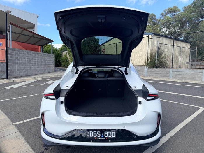 2025 MG IM5 Premium P12L MY25 Athena White