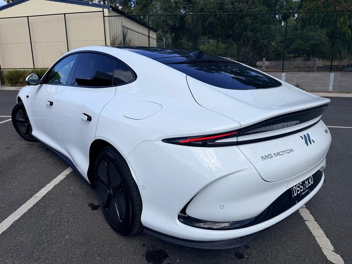 2025 MG IM5 Premium P12L MY25 Athena White