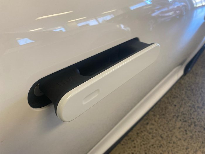 2025 MG IM5 Premium P12L MY25 Athena White