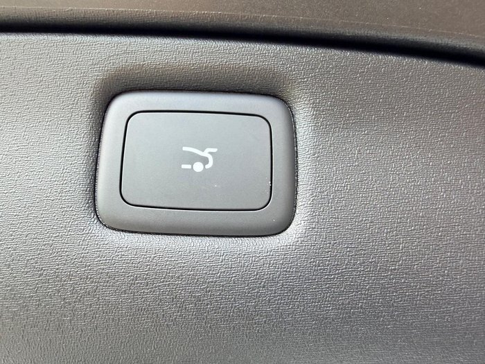 2025 MG IM5 Premium P12L MY25 Athena White