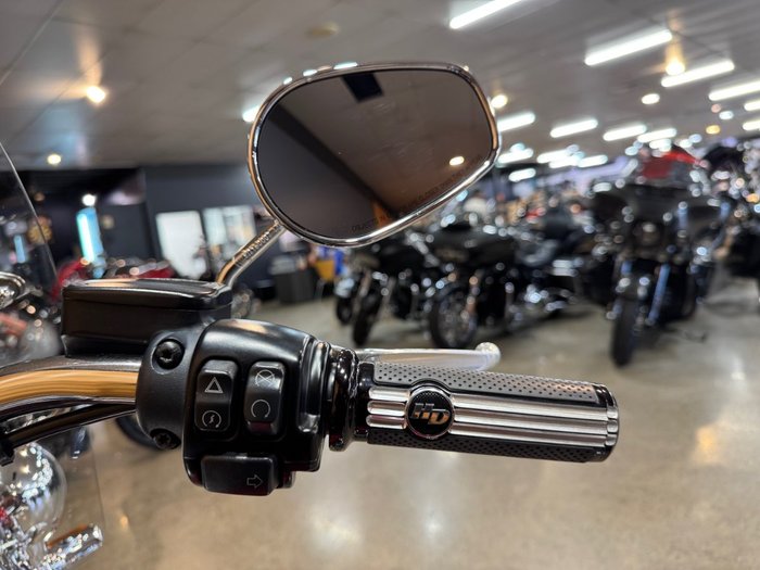 2018 Harley-davidson FLDE DELUXE (107) Red