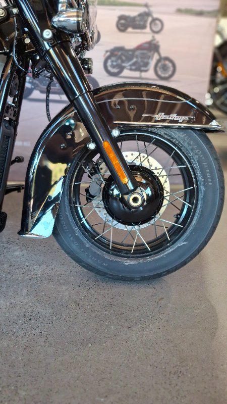 2025 Harley-davidson FLHC HERITAGE CLASSIC (117) Vivid Black