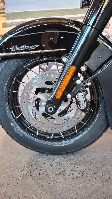 2025 Harley-davidson FLHC HERITAGE CLASSIC (117) Vivid Black