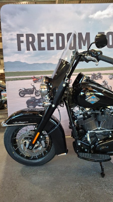 2025 Harley-davidson FLHC HERITAGE CLASSIC (117) Vivid Black