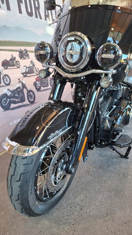 2025 Harley-davidson FLHC HERITAGE CLASSIC (117) Vivid Black