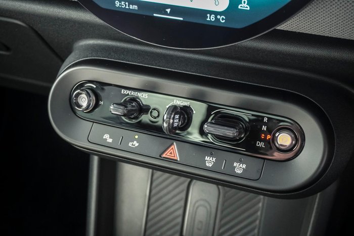 2025 MINI Cooper S Favoured