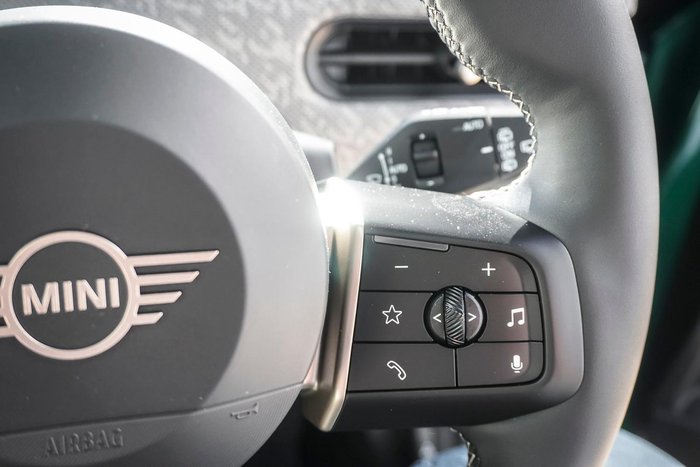 2025 MINI Cooper S Favoured