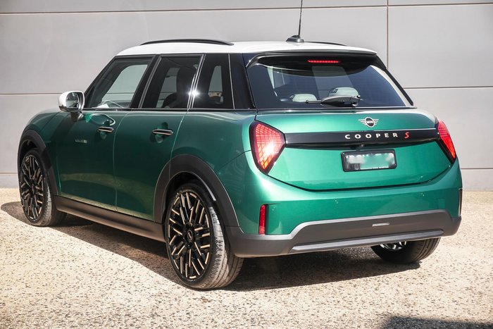 2025 MINI Cooper S Favoured