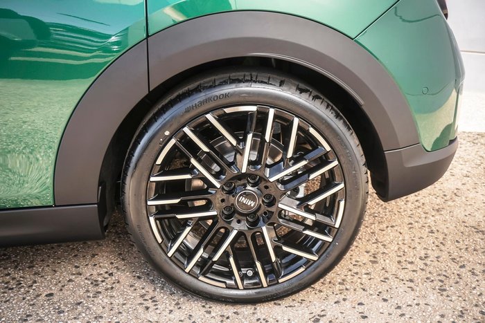 2025 MINI Cooper S Favoured